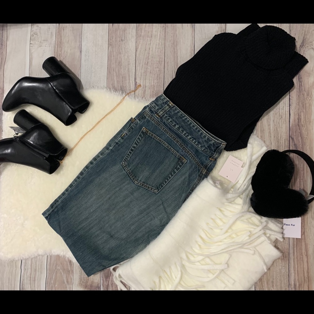 OLD NAVY BRAND BLUE JEANS